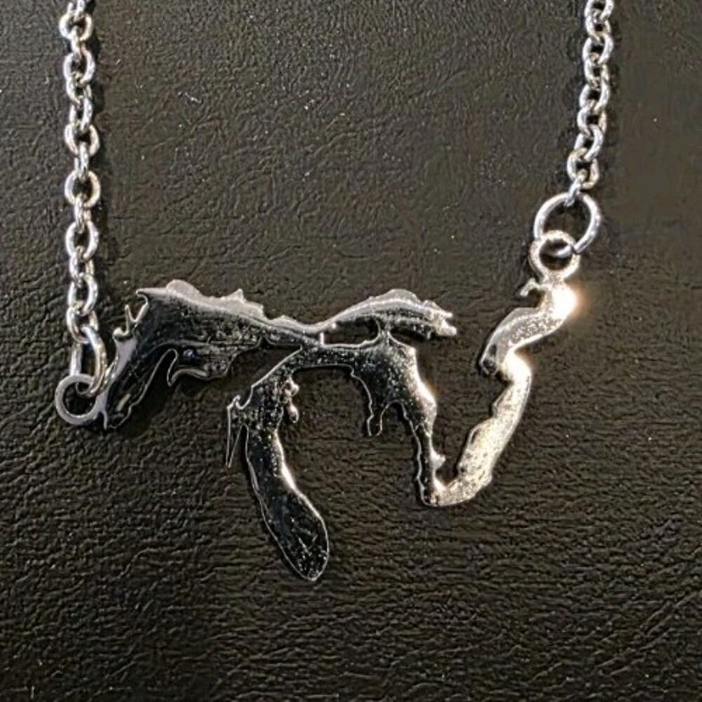 19.5 Inch Silver Tone Great Lakes Chain Necklace Michigan Illinois Wisconsin